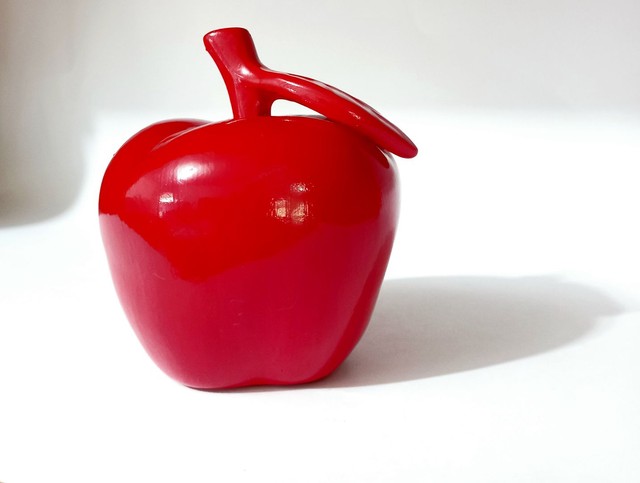 Maçã Decorativa Vermelha Brilhante em cerâmica - Foto 3