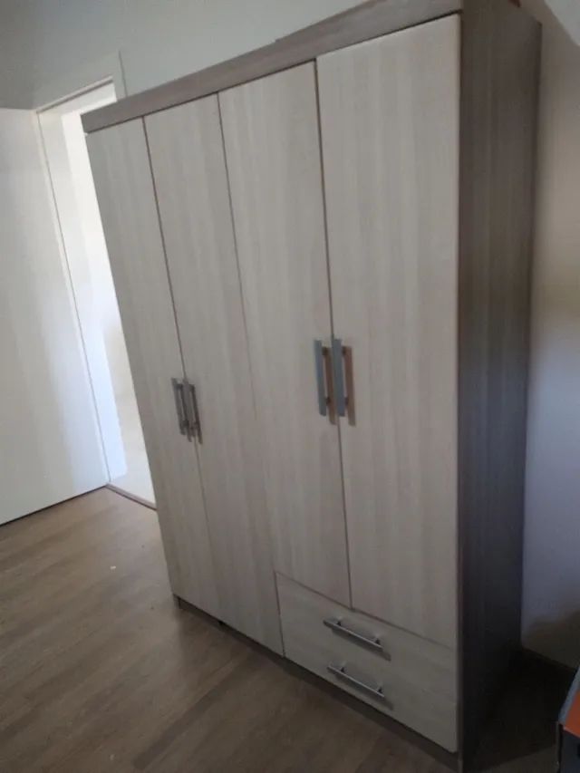 Guarda roupa 4 portas 