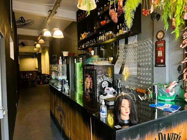 Bar com karaokê em Curitiba: vale a pena?