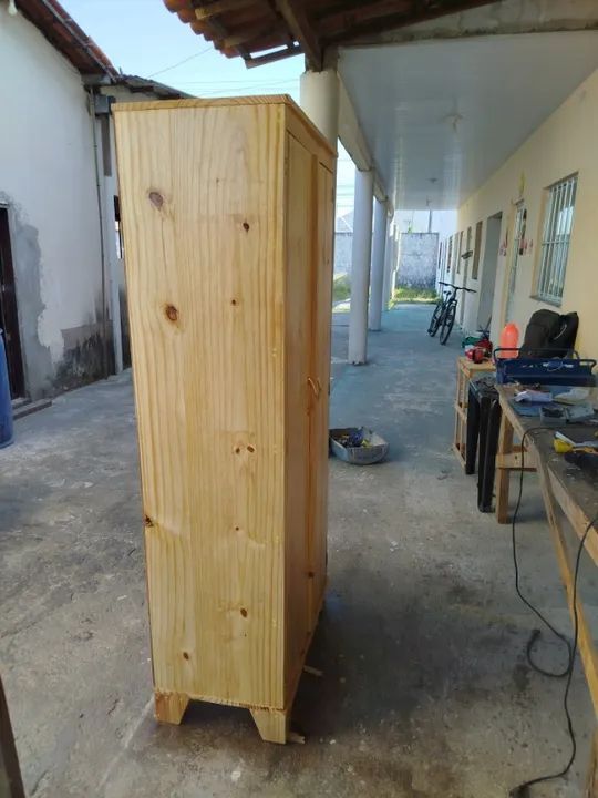 MULTIUSO COM PORTAS E 6 PRATELEIRAS DE MADEIRA PINUS ENVERNIZADO - Foto 2