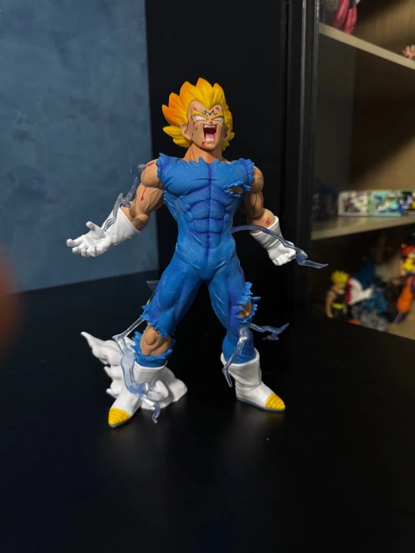 Figure 28 cm Vegeta majin