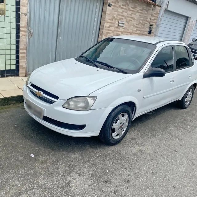 Carros e Caminhonetes Chevrolet Classic Branco