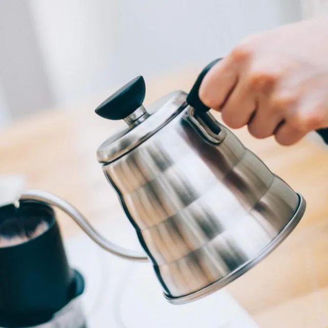 Chaleira Hario Buono V60 Vkb-120 Bico Ganso Japão Original - Foto 3