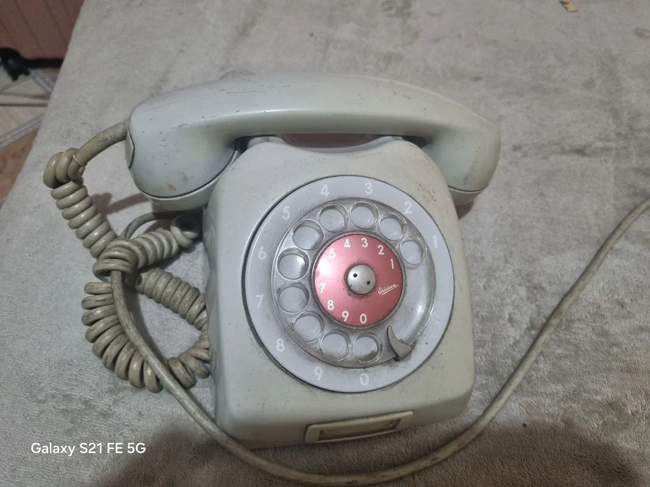 Vendo telefone antigo