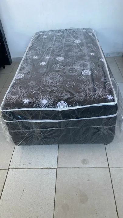 Cama Box solteiro molas ensacadas.