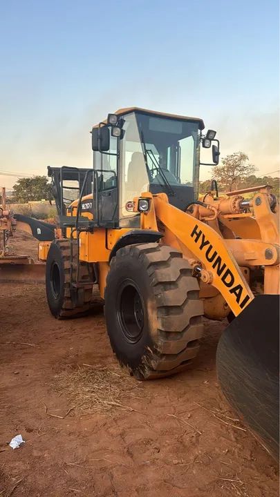 Pá Carregadeira Hyundai 757 - 2013 - Foto 2