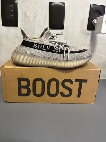 Yeezy 350 V2 - 38BR