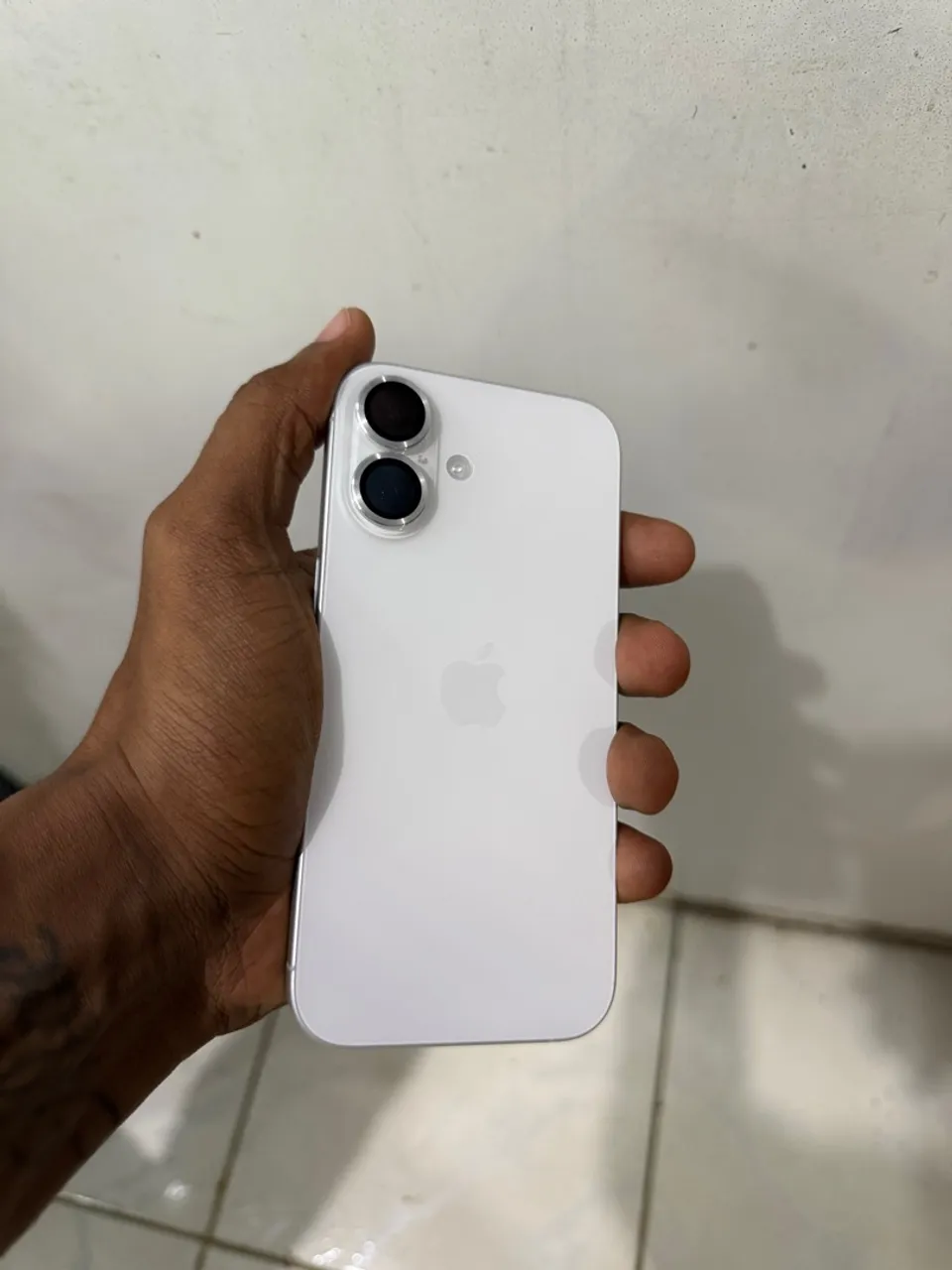 Vendo iPhone 16 Novo