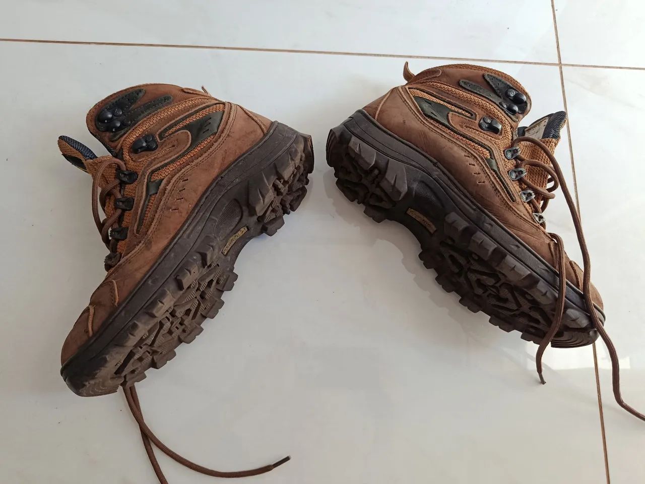 Bota marron p- trilha - Foto 3