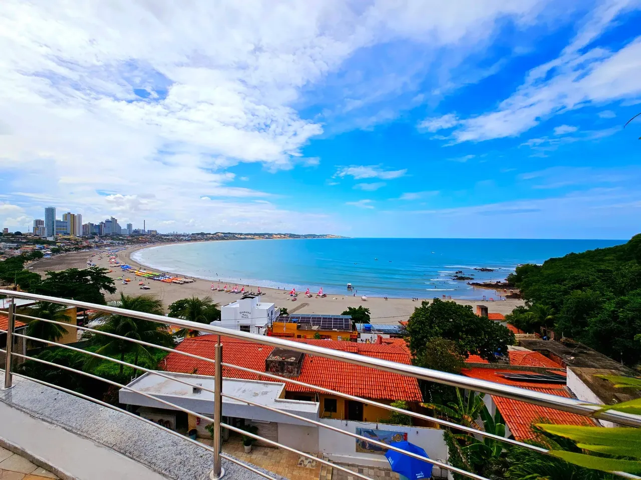 Flat mobiliado em Ponta Negra, próximo ao Morro do Careca