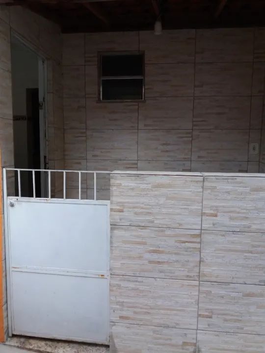 Vendo Casa de Vila na Rua Budapeste (Não é comunidade!)