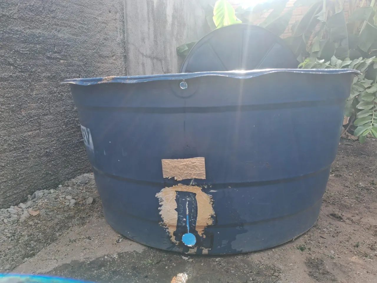 Caixa D'água Com problema 64316912786947123