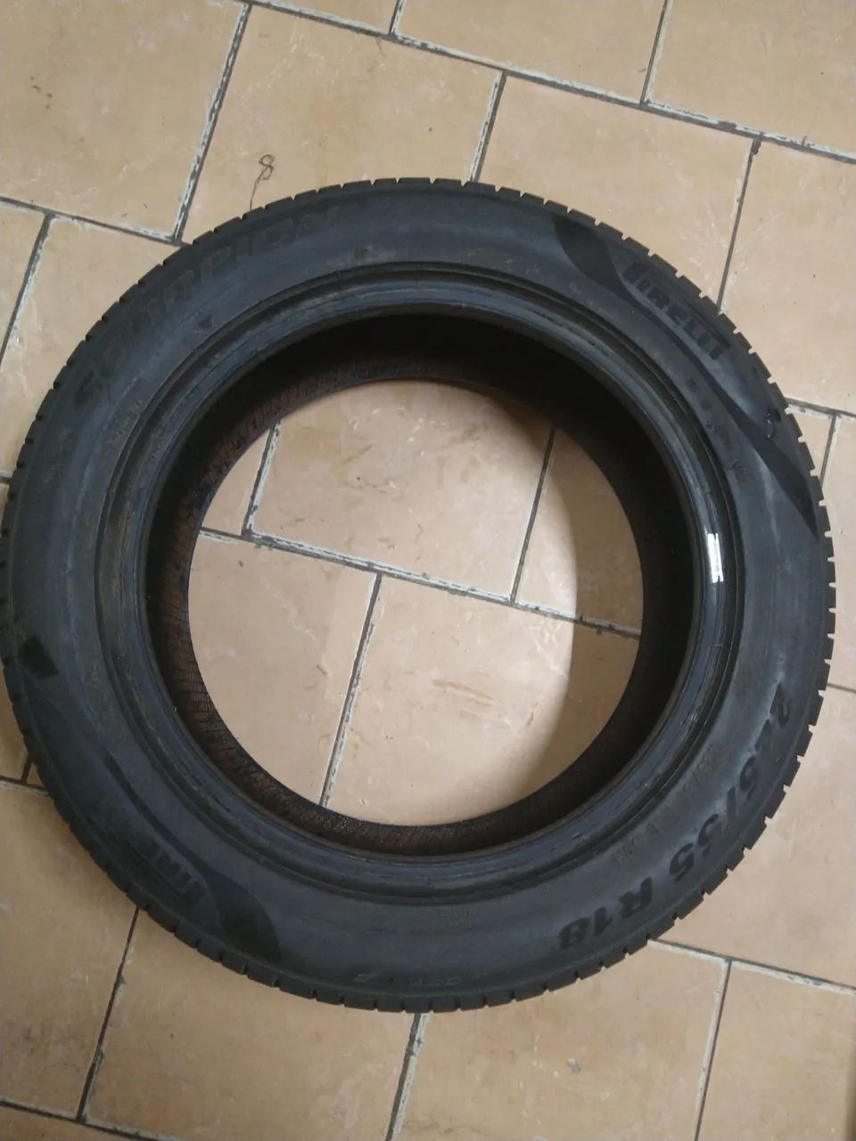 Vendo um pneu Pirelli Scorpion, 225/55 R18 semi novo, com uma pequena varia - Foto 5