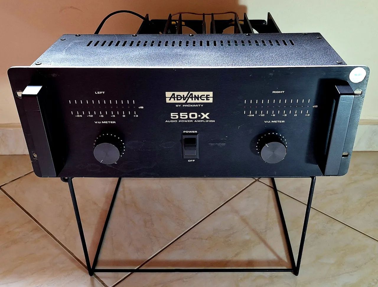 Amplificador de Potência Advance 550-X - Ótimo Estado de Conservação , LER ANÚNCIO  - Foto 2