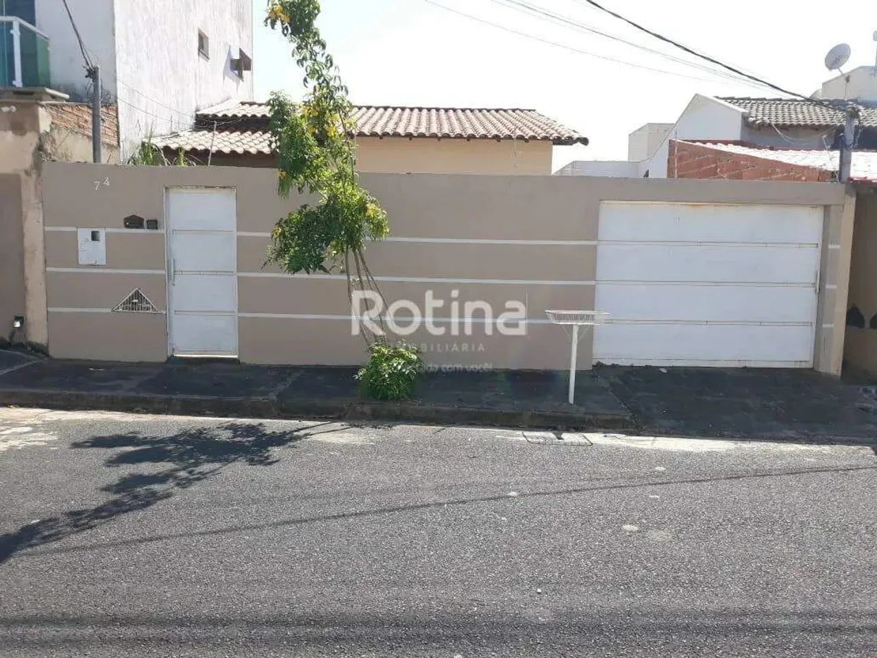 Casa para alugar, 2 quartos, Jardim Europa - Uberlândia/MG - Rotina Imobiliária