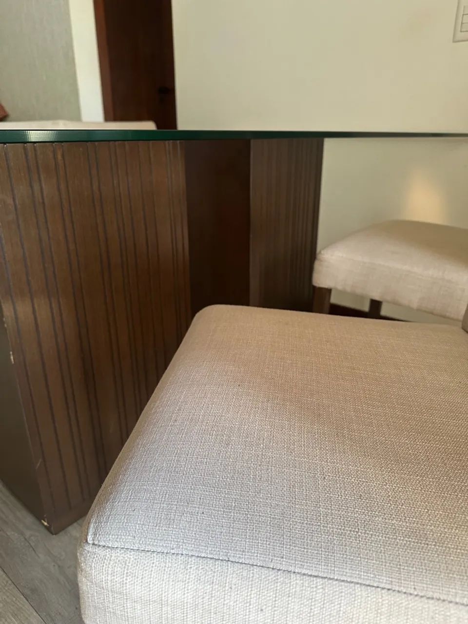 Mesa de Jantar Moderna com Tampo de Vidro - Foto 2