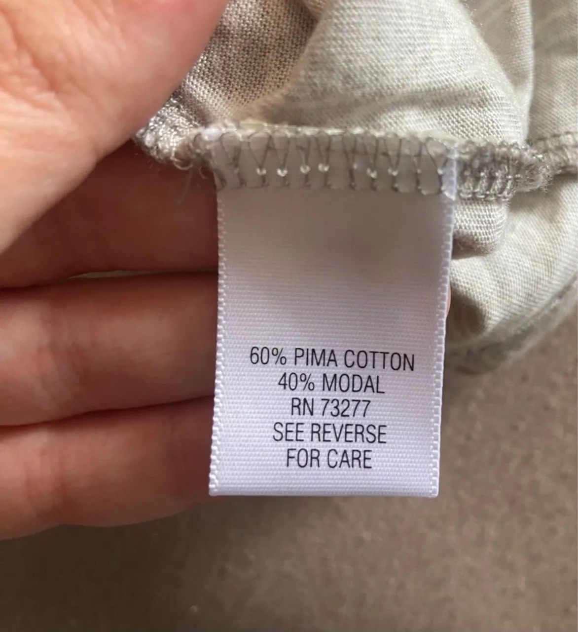 Blusa Elle bege com detalhes em renda macio tecida Nova - Foto 3