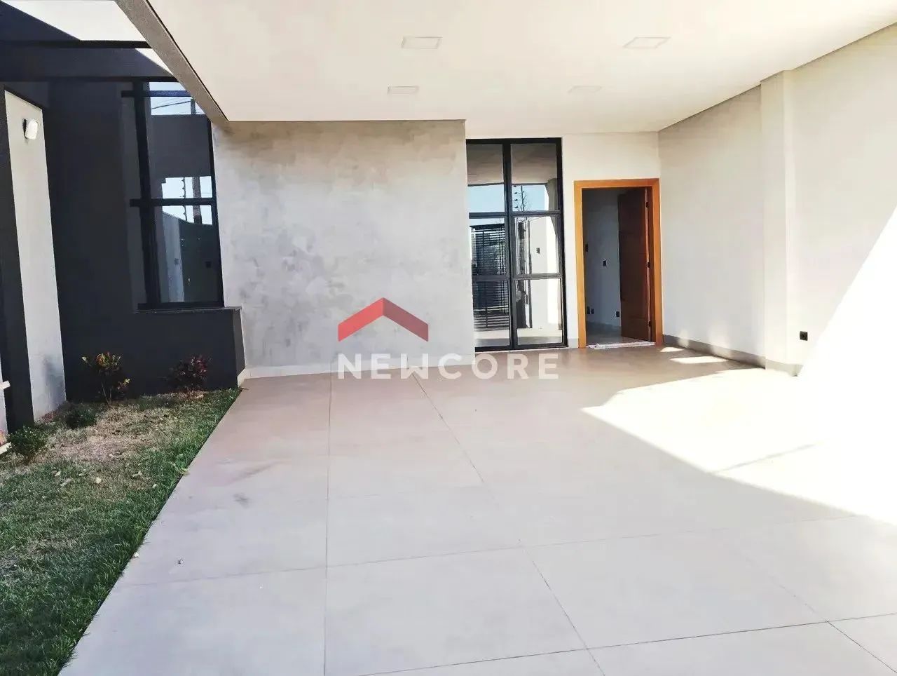 Casa em Rua Pioneiro Múcio Rodrigues - Jardim Brasil - Maringá/PR