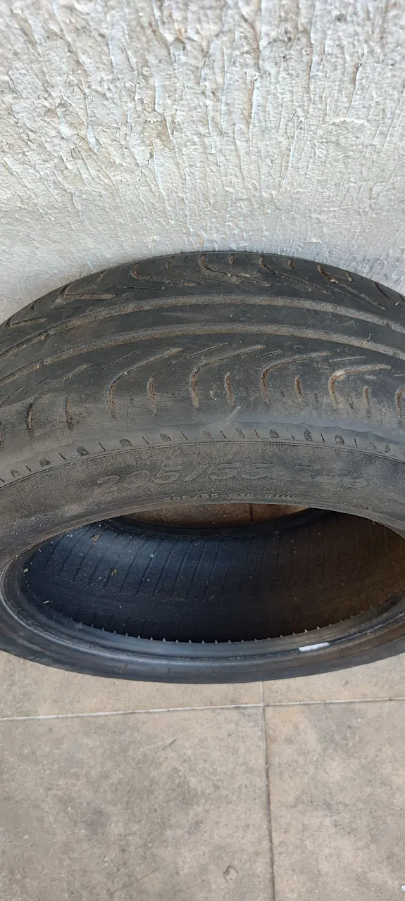 Pneu 205/55 R16 Usado
