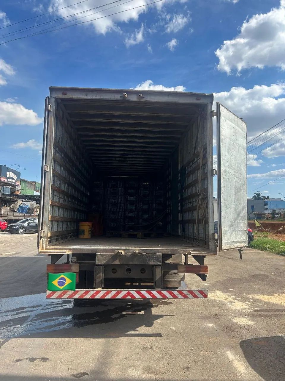 Acello 1316 2018/18  trucado baú 35m3. MB OM 924 LA, 4 cilindros , 4,8 litros 156 cv  - Foto 6