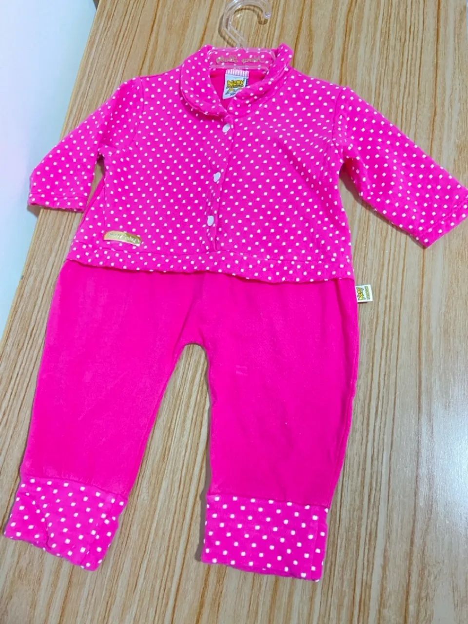 Lote de três macacões bebê menina 