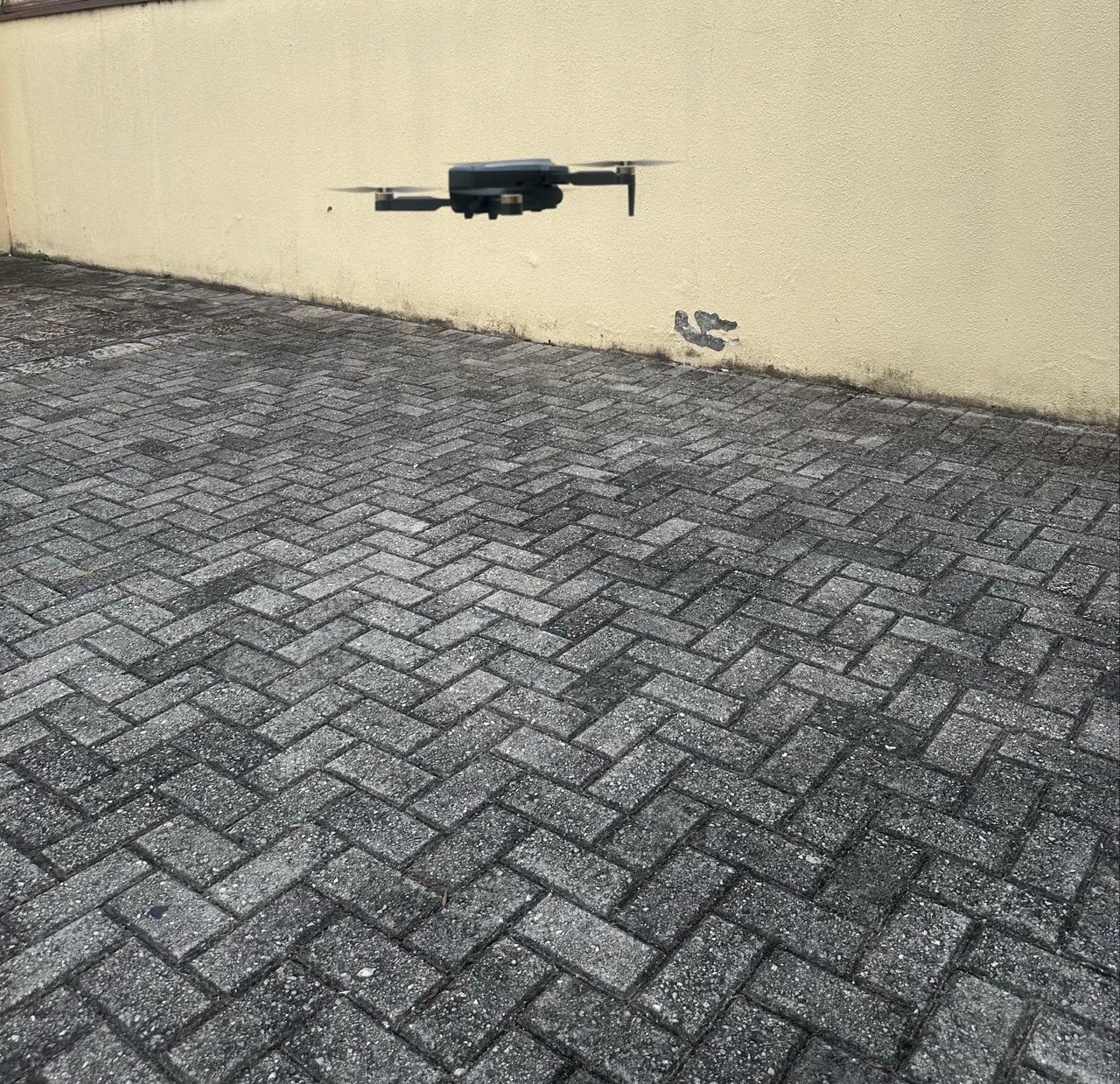 Drone Brushless FPV Wi-Fi com Case - Pouco Uso - Foto 4