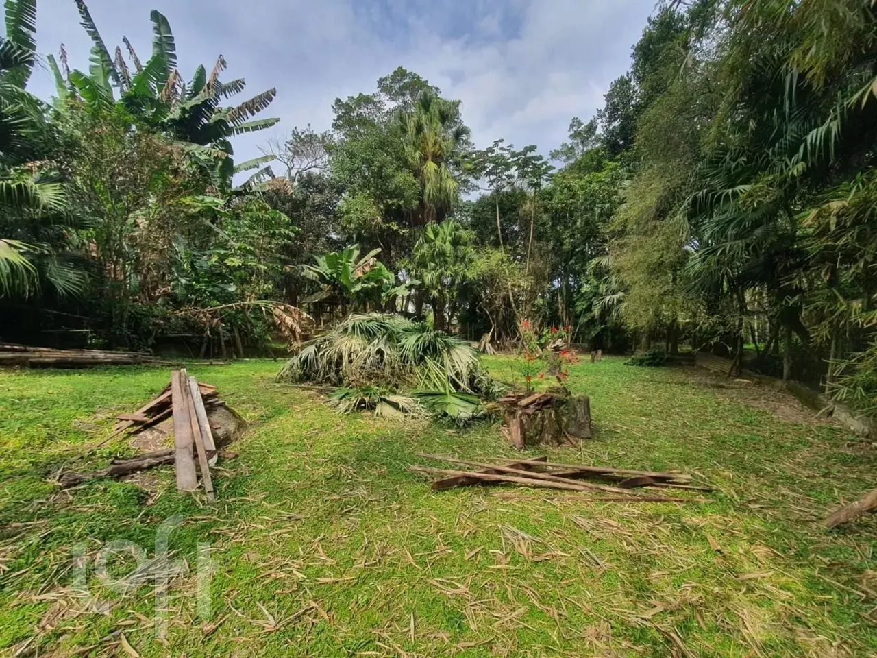 Casa à venda em Santo Antônio de Lisboa com 350 m², 4 quartos, 2 suítes, 4 vagas