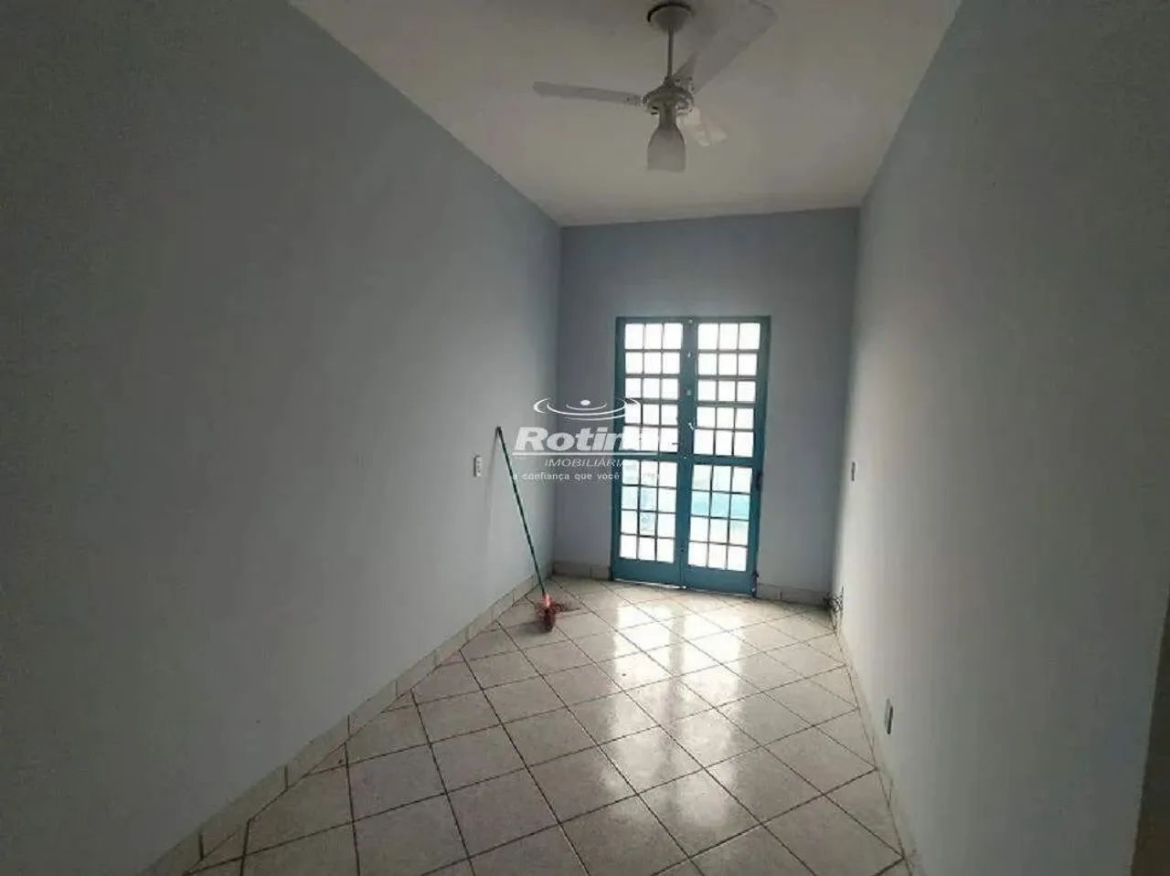 Apartamento para alugar, 6 quartos, Umuarama - Uberlândia/MG - Rotina Imobiliária - Foto 3