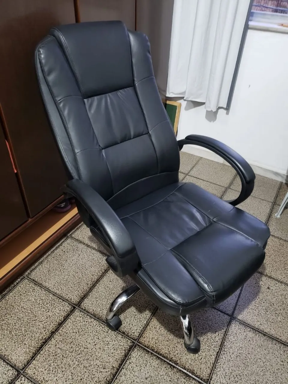 Cadeira de Escritório Executiva Confortável