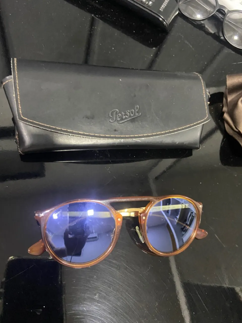 Óculos de Sol Persol - Armação Marrom e Lentes Azuis