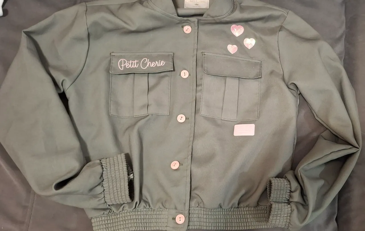 Jaqueta Petit Cherie Verde Militar -Tamanho 14 -usado somente 2 x