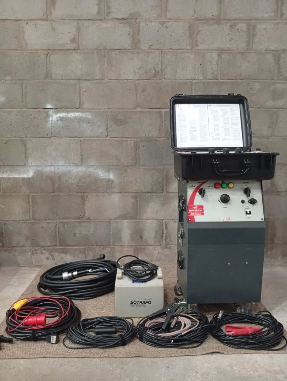 Medidor de Fator de Potência de Isolamento MFP 12000