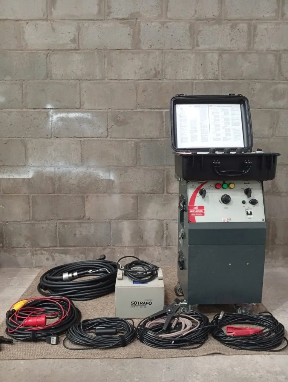Medidor de Fator de Potência de Isolamento MFP 12000