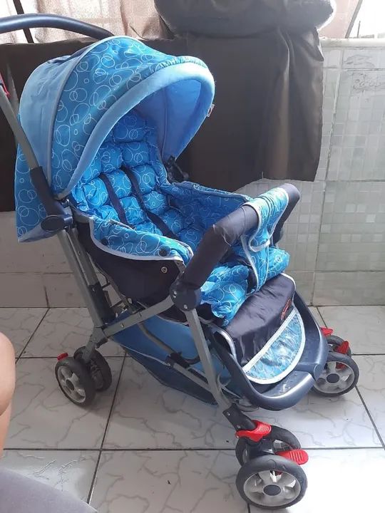 Carrinho de bebê para passeio