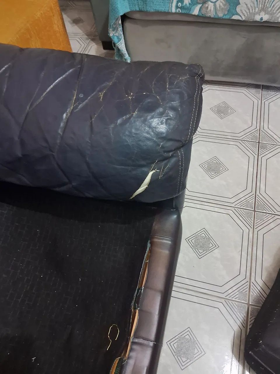 Sofa de couro 65573819403393122