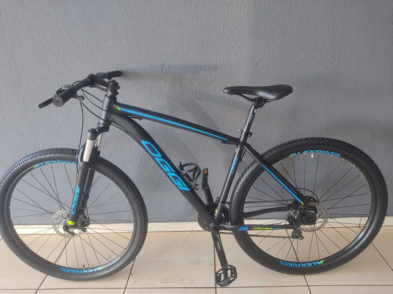 Bicicleta OGGI hacker HDs tamanho 19