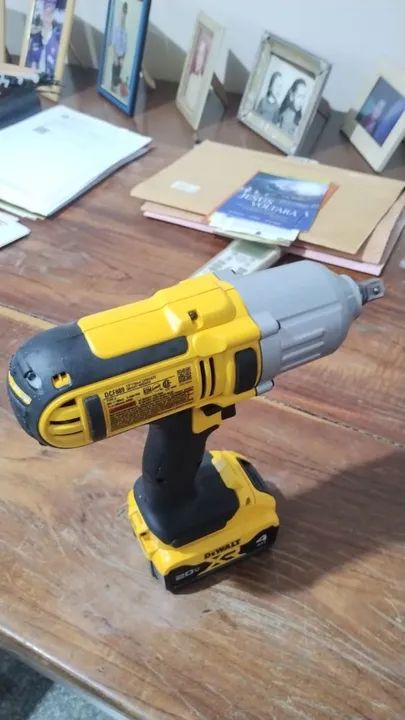 Chave de Impacto dewalt 1/2" 20V 4AH - Foto 2
