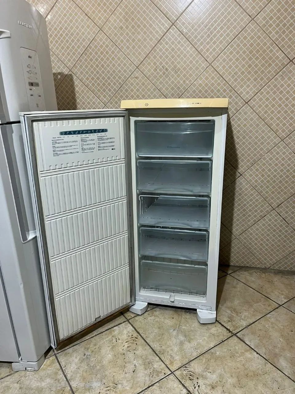 Freezer Eletrolux 200litros  - Foto 2