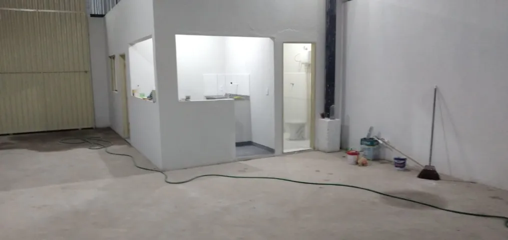 vendo galpao 360 m2 com escritorio/cozinha/banheiro novo