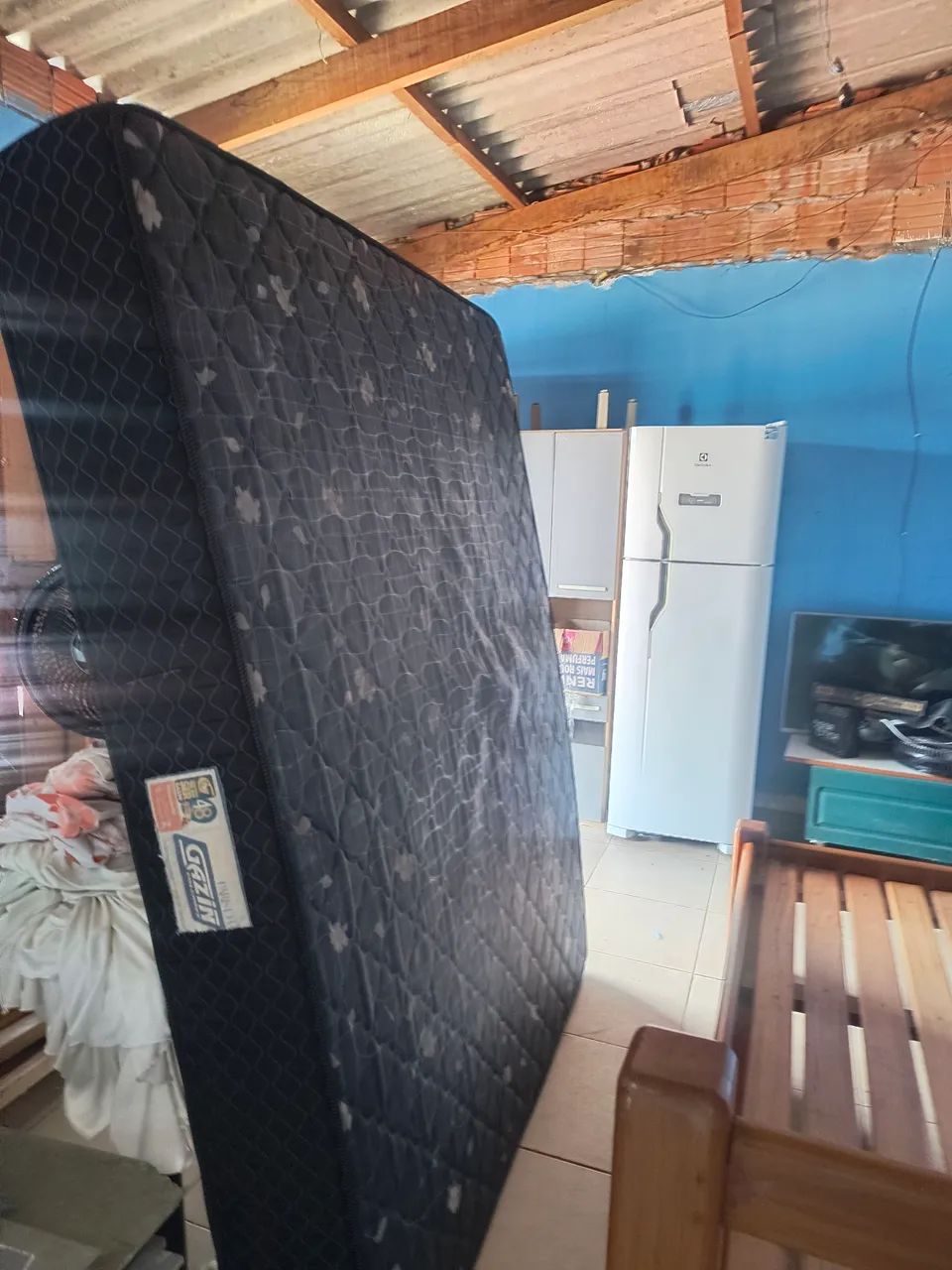 Cama de madeira com colchão - Foto 6