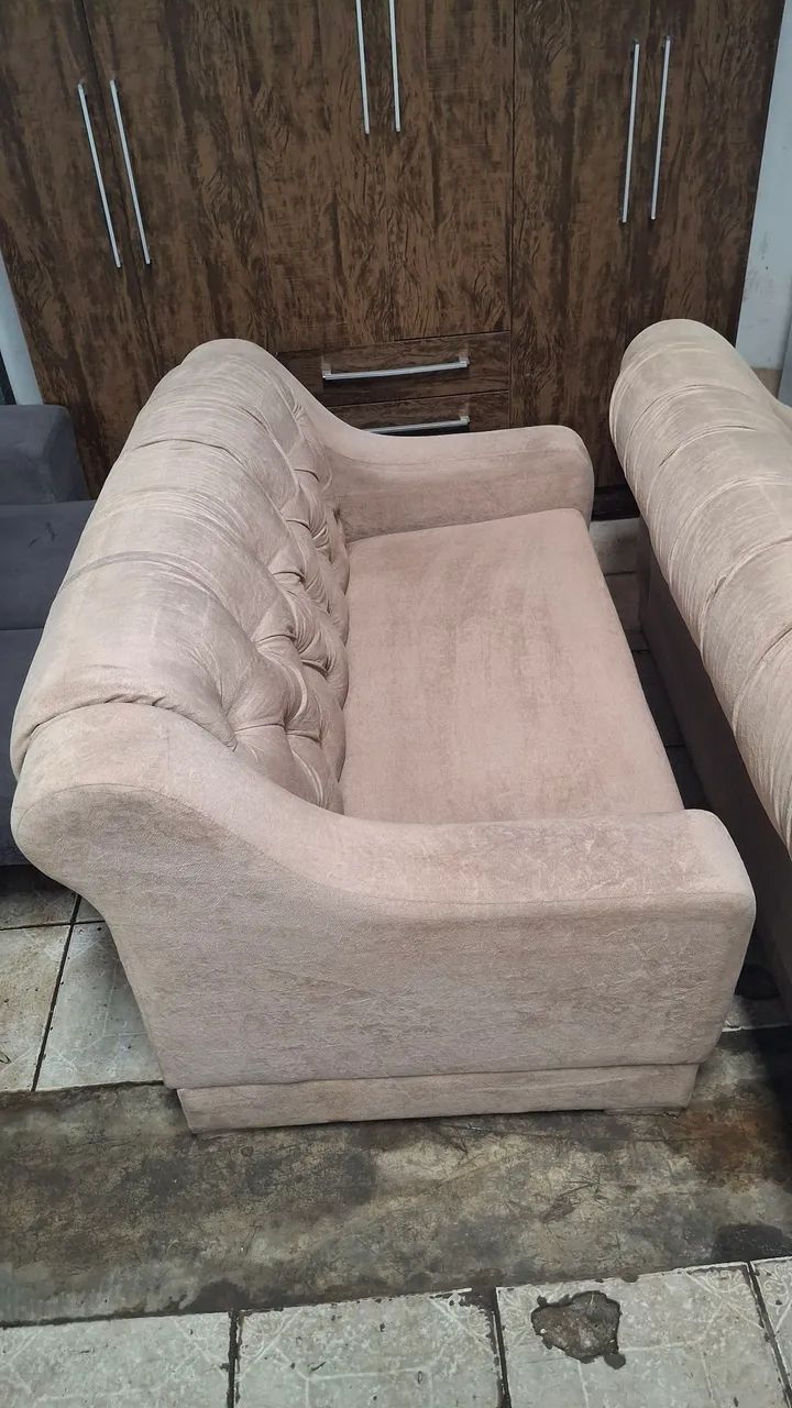 Sofá Chesterfield 2 e 3 Lugares Bege semi-novo - Foto 2