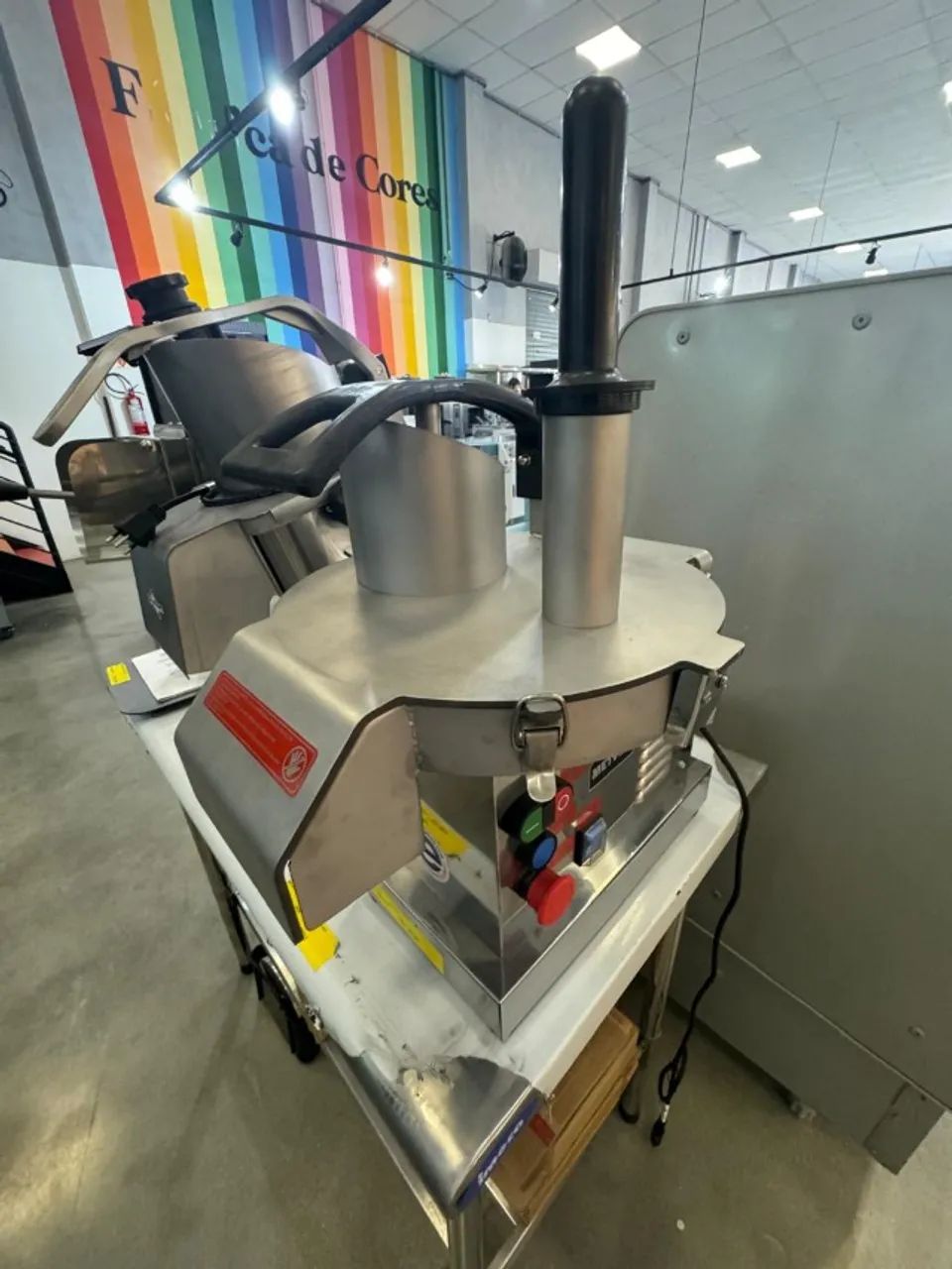 Processador de alimentos industrial  com 6 discos Metvisa NOVA  
