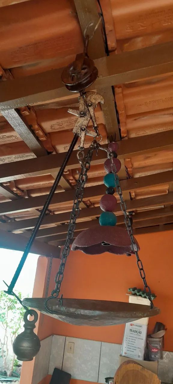 Balança  de mão antiga