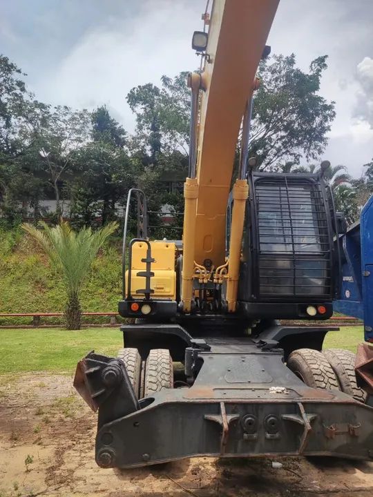 Escavadeira florestal HYUNDAI 