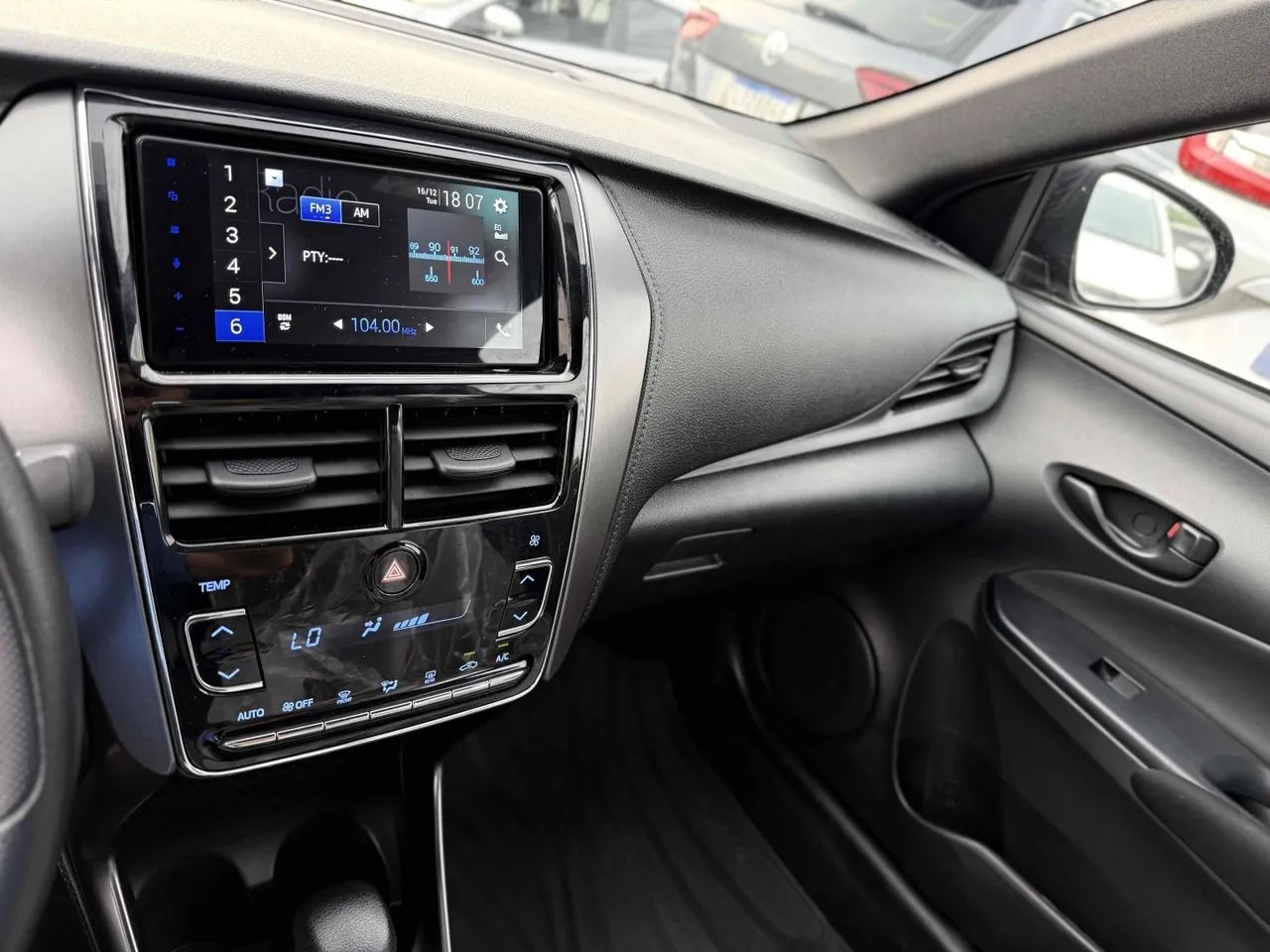 Toyota Yaris XL Live 1.3 Flex 16V 5P MEC 2025 - Foto 12