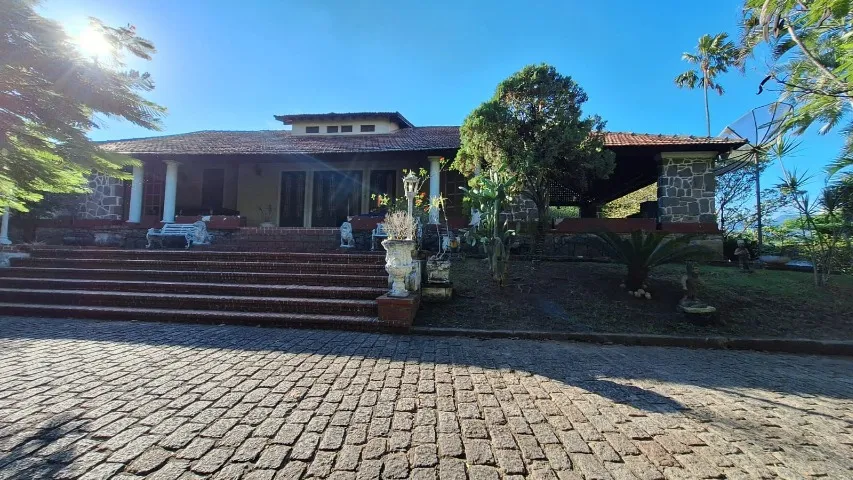 Campo Grande, Sítio 16.000m2 , Casarão 03 Suítes, Piscina, Área Churrasqueiras