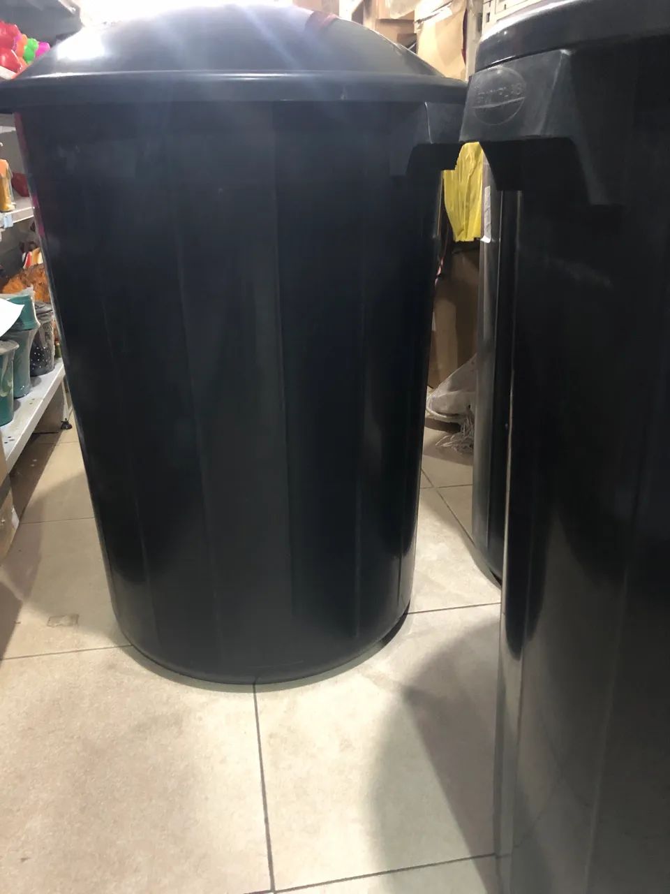 200-liter buckets with lids64169232122497122