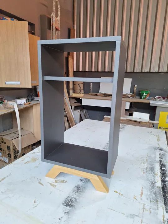 Mesa de cabeceira Sob Medida 