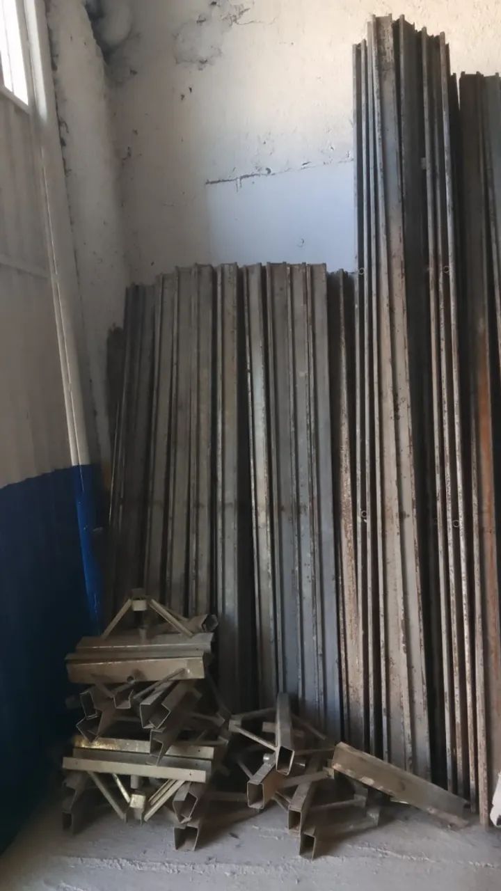 VENDO Vigas vazadas, barras de ancoragem e cruzetas para fôrma e escoramento - Foto 2