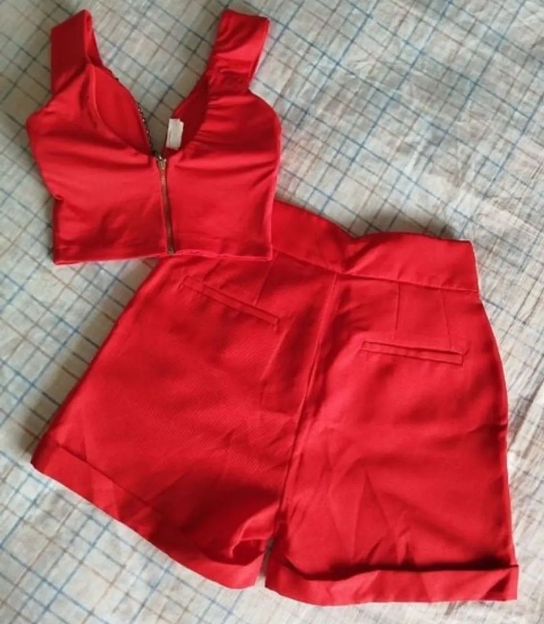 Conjunto cropped e short vermelho - P  - Foto 2